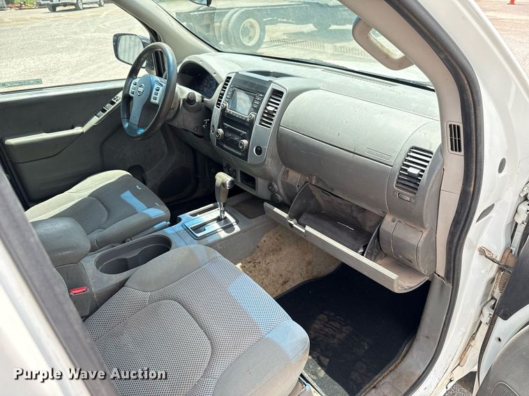 image for item EJ4675 2017 Nissan Frontier Crew Cab pickup truck