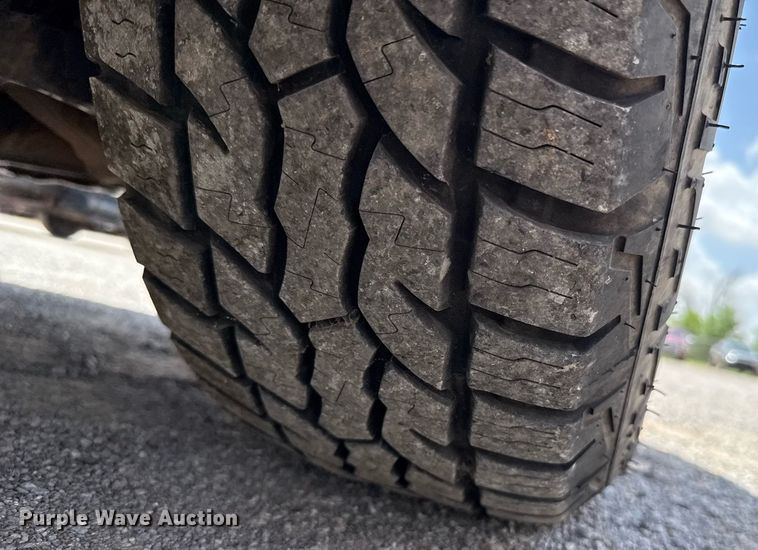 image for item EJ4675 2017 Nissan Frontier Crew Cab pickup truck