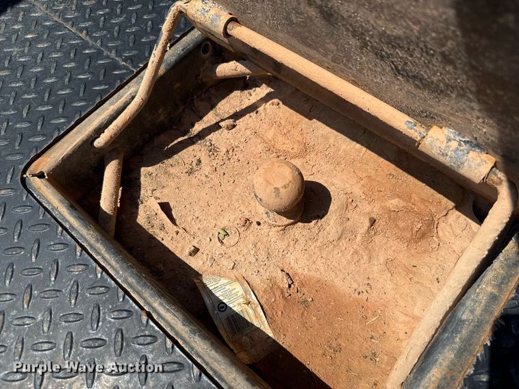 image for item EJ4757 2017 Ford F250 Super Duty XL SuperCab flatbed pickup truck