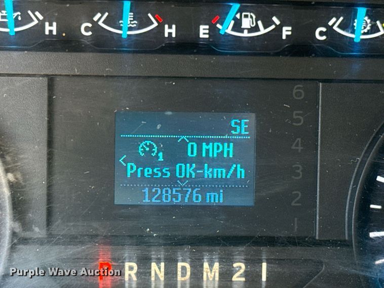 image for item EJ4757 2017 Ford F250 Super Duty XL SuperCab flatbed pickup truck