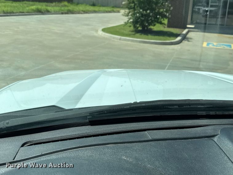 image for item EJ4757 2017 Ford F250 Super Duty XL SuperCab flatbed pickup truck