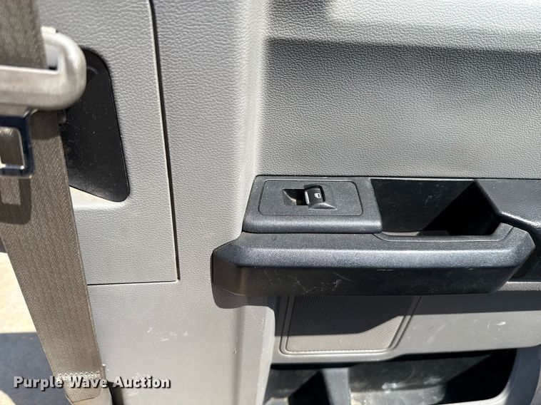 image for item EJ4757 2017 Ford F250 Super Duty XL SuperCab flatbed pickup truck