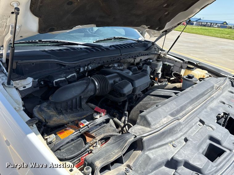 image for item EJ4757 2017 Ford F250 Super Duty XL SuperCab flatbed pickup truck