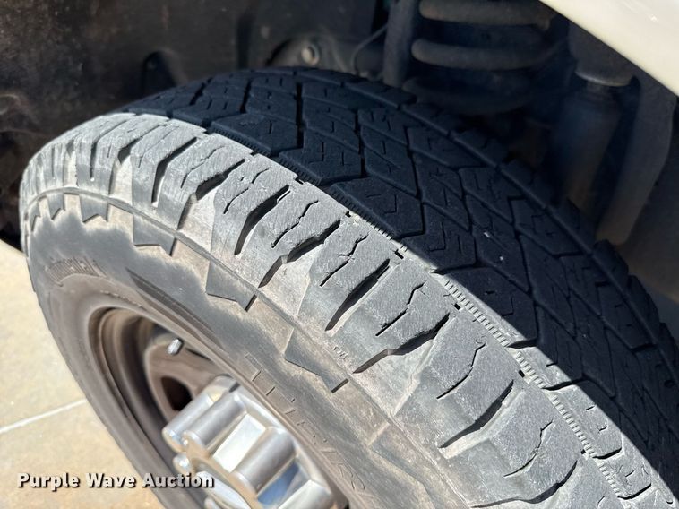 image for item EJ4757 2017 Ford F250 Super Duty XL SuperCab flatbed pickup truck