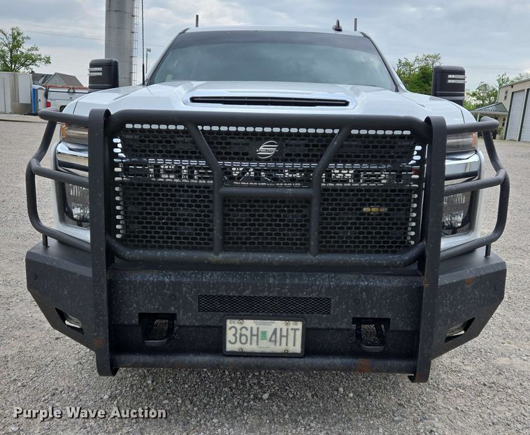 image for item EJ7546 2020 Chevrolet Silverado 2500HD Crew Cab pickup truck