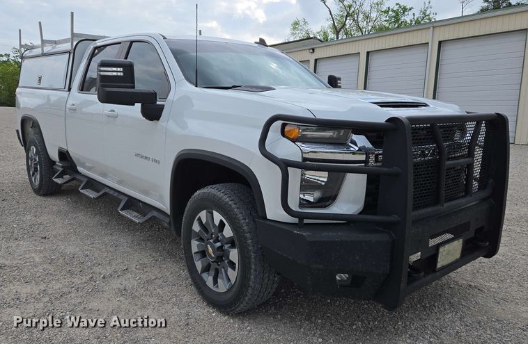 image for item EJ7546 2020 Chevrolet Silverado 2500HD Crew Cab pickup truck