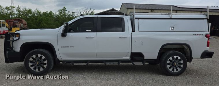 image for item EJ7546 2020 Chevrolet Silverado 2500HD Crew Cab pickup truck