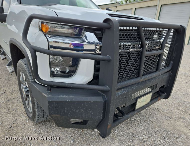 image for item EJ7546 2020 Chevrolet Silverado 2500HD Crew Cab pickup truck
