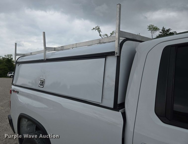 image for item EJ7546 2020 Chevrolet Silverado 2500HD Crew Cab pickup truck