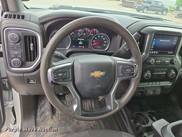 image for item EJ7546 2020 Chevrolet Silverado 2500HD Crew Cab pickup truck