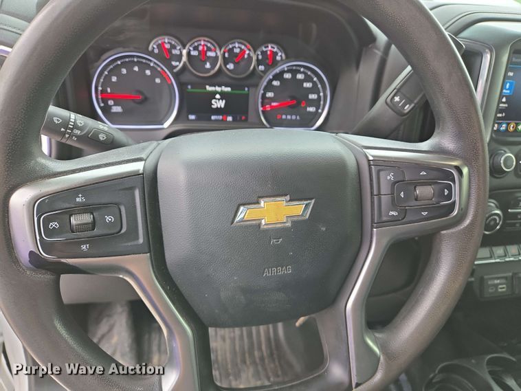 image for item EJ7546 2020 Chevrolet Silverado 2500HD Crew Cab pickup truck