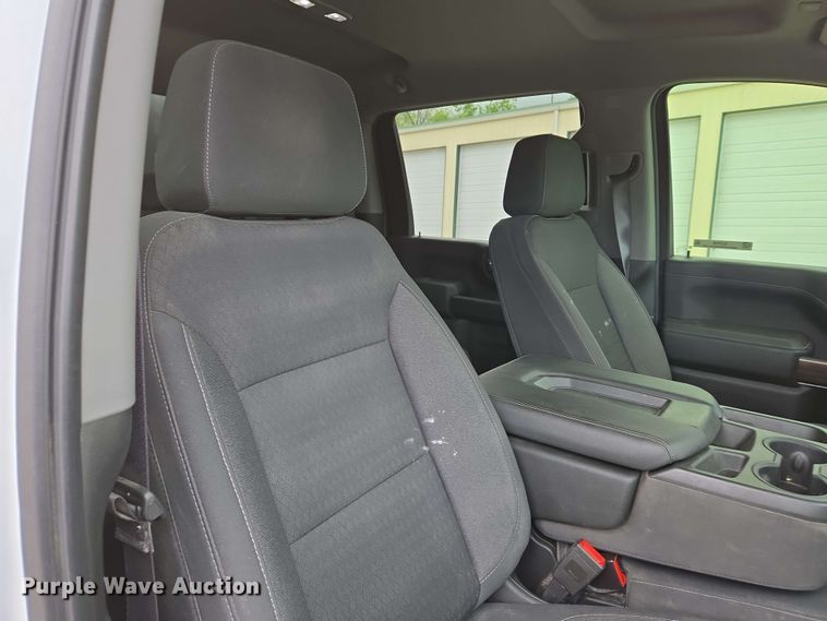 image for item EJ7546 2020 Chevrolet Silverado 2500HD Crew Cab pickup truck