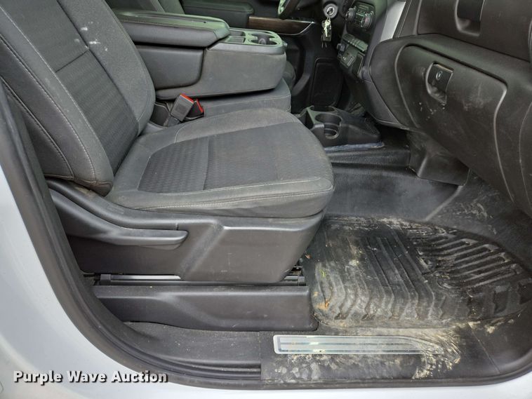 image for item EJ7546 2020 Chevrolet Silverado 2500HD Crew Cab pickup truck