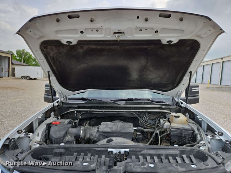 image for item EJ7546 2020 Chevrolet Silverado 2500HD Crew Cab pickup truck