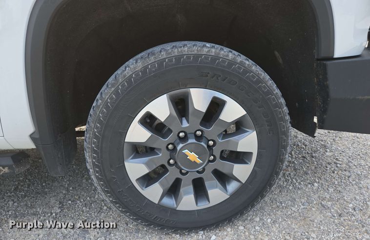 image for item EJ7546 2020 Chevrolet Silverado 2500HD Crew Cab pickup truck