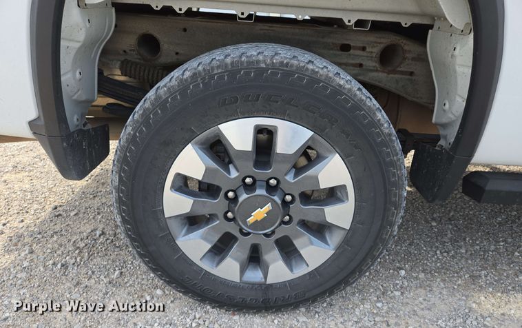 image for item EJ7546 2020 Chevrolet Silverado 2500HD Crew Cab pickup truck