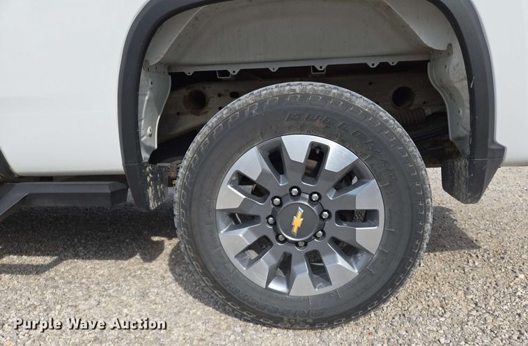 image for item EJ7546 2020 Chevrolet Silverado 2500HD Crew Cab pickup truck