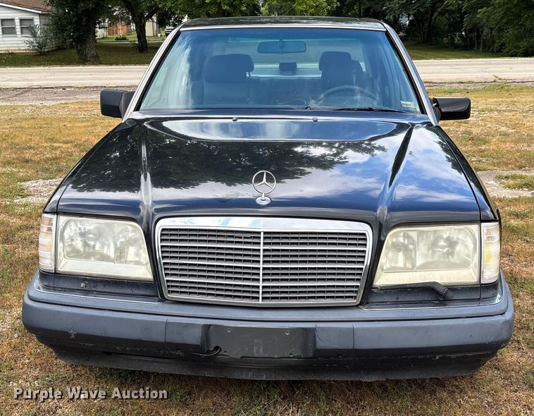 image for item EJ7624 1995 Mercedes-Benz E320 