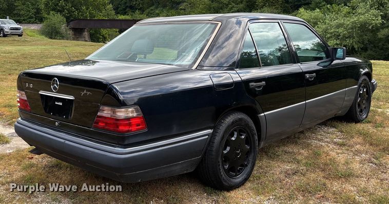 image for item EJ7624 1995 Mercedes-Benz E320 