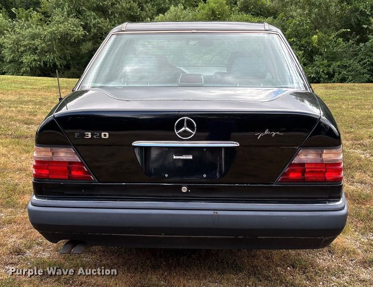 image for item EJ7624 1995 Mercedes-Benz E320 