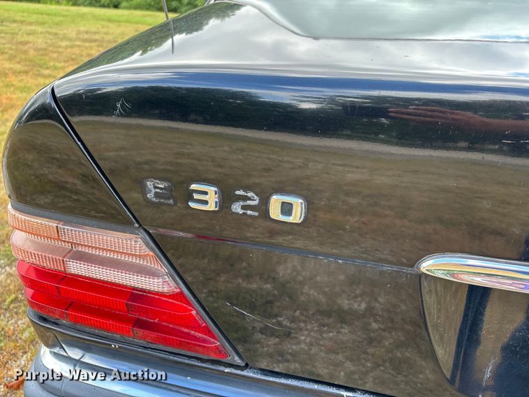 image for item EJ7624 1995 Mercedes-Benz E320 