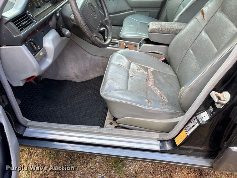 image for item EJ7624 1995 Mercedes-Benz E320 