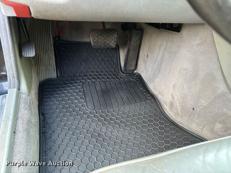 image for item EJ7624 1995 Mercedes-Benz E320 