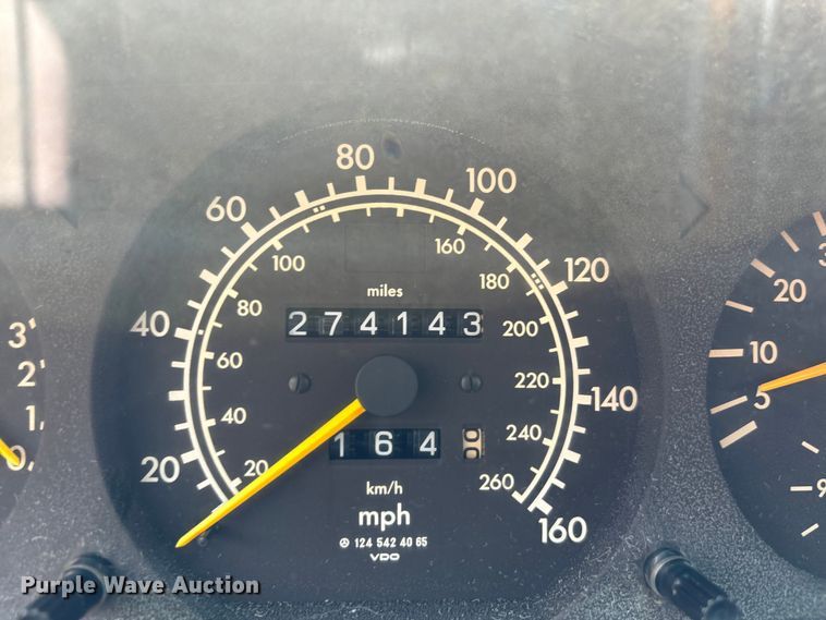 image for item EJ7624 1995 Mercedes-Benz E320 