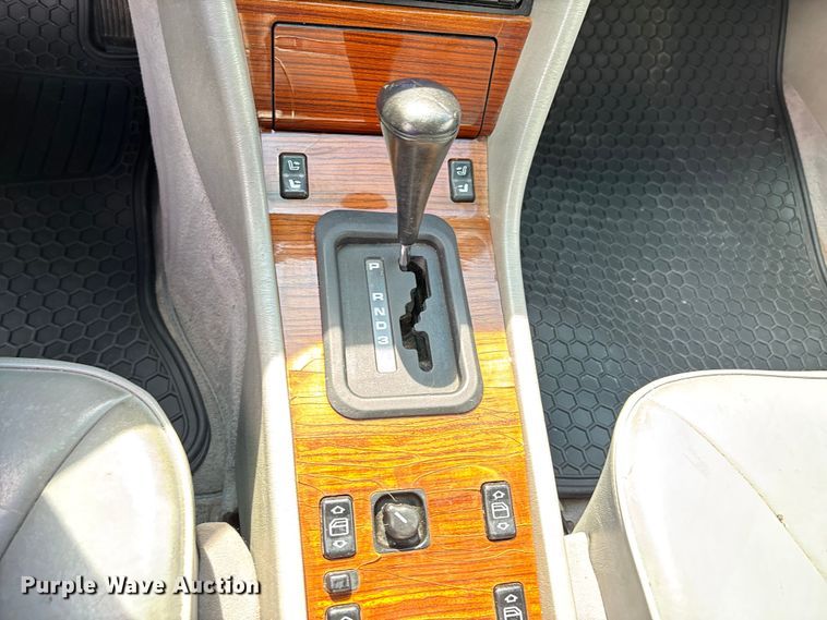 image for item EJ7624 1995 Mercedes-Benz E320 