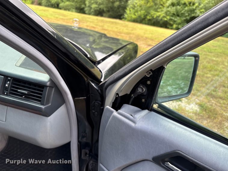 image for item EJ7624 1995 Mercedes-Benz E320 