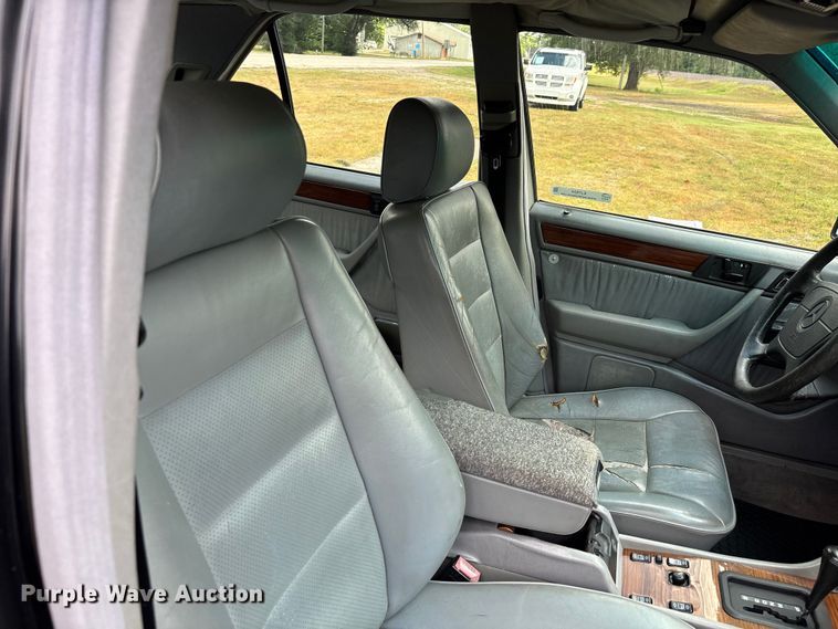 image for item EJ7624 1995 Mercedes-Benz E320 