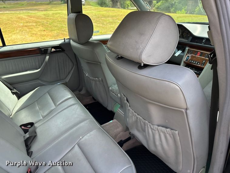 image for item EJ7624 1995 Mercedes-Benz E320 