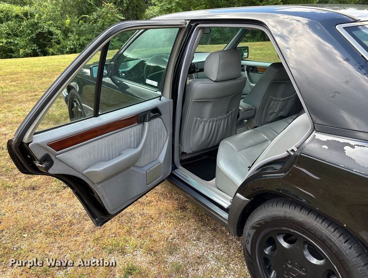 image for item EJ7624 1995 Mercedes-Benz E320 