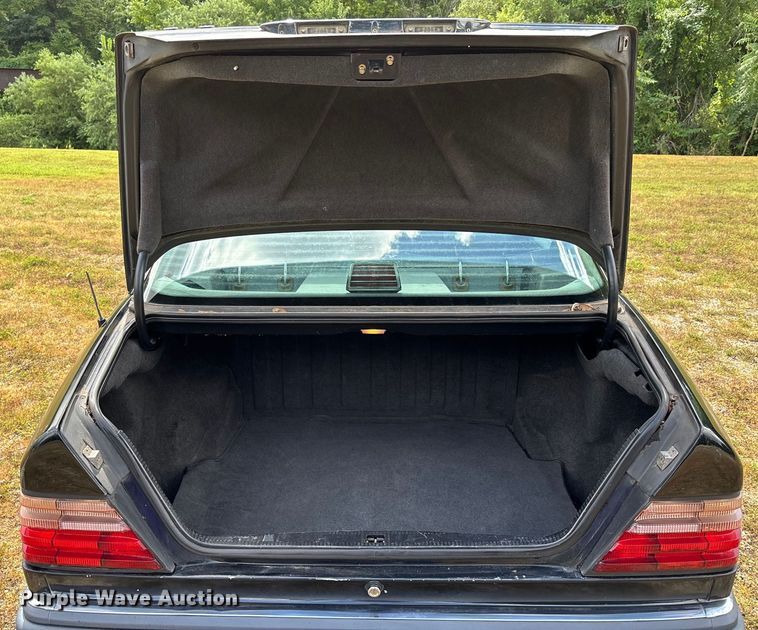 image for item EJ7624 1995 Mercedes-Benz E320 