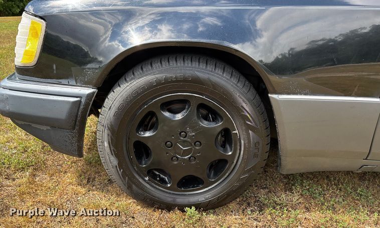 image for item EJ7624 1995 Mercedes-Benz E320 