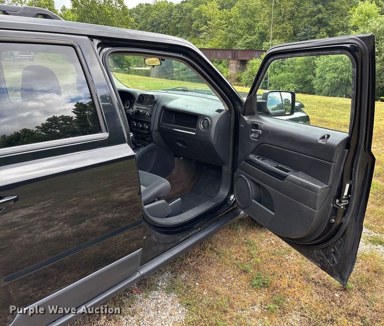 image for item EJ7625 2013 Jeep Patriot SUV