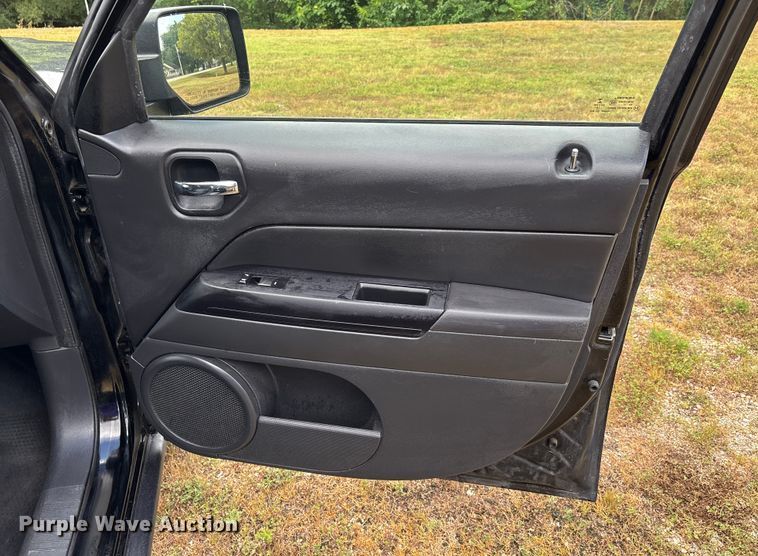 image for item EJ7625 2013 Jeep Patriot SUV