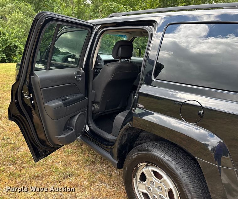 image for item EJ7625 2013 Jeep Patriot SUV