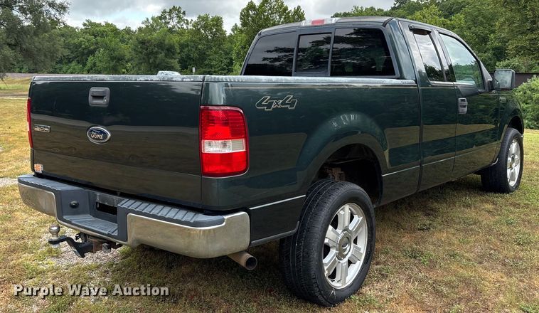 image for item EJ7626 2004 Ford F150 XLT SuperCab pickup truck