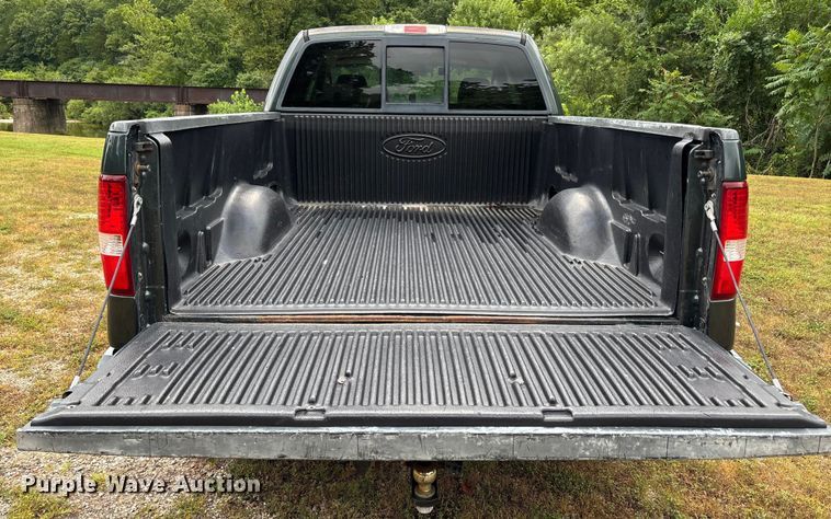 image for item EJ7626 2004 Ford F150 XLT SuperCab pickup truck