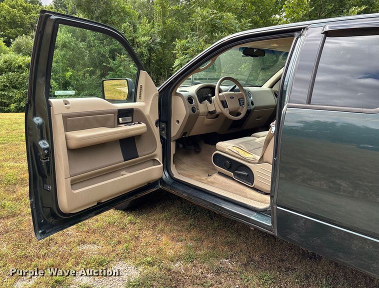 image for item EJ7626 2004 Ford F150 XLT SuperCab pickup truck