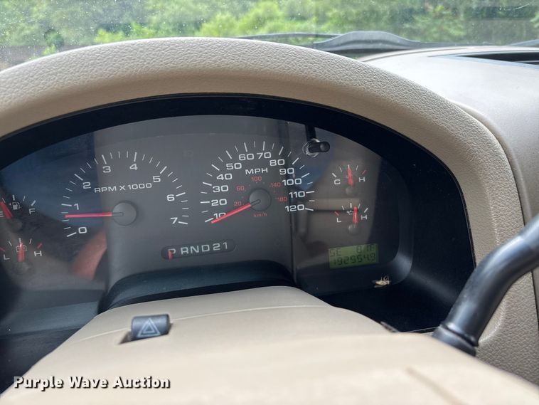 image for item EJ7626 2004 Ford F150 XLT SuperCab pickup truck