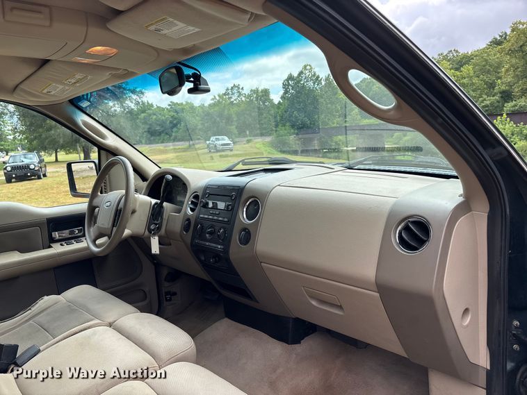 image for item EJ7626 2004 Ford F150 XLT SuperCab pickup truck