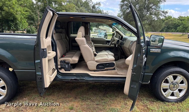 image for item EJ7626 2004 Ford F150 XLT SuperCab pickup truck