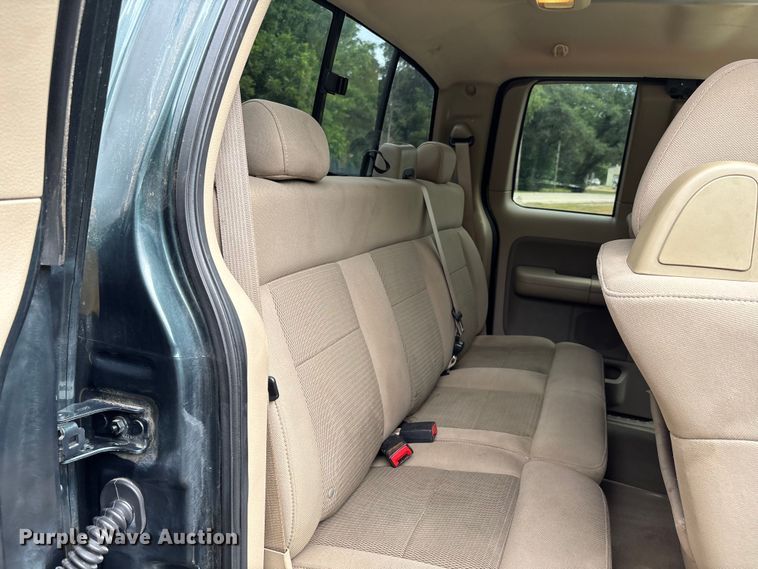 image for item EJ7626 2004 Ford F150 XLT SuperCab pickup truck