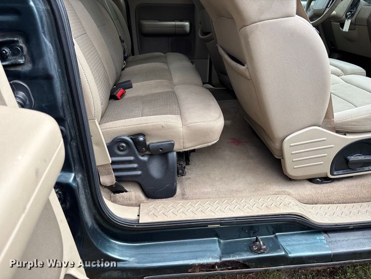 image for item EJ7626 2004 Ford F150 XLT SuperCab pickup truck