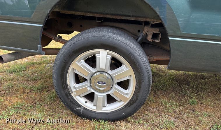 image for item EJ7626 2004 Ford F150 XLT SuperCab pickup truck