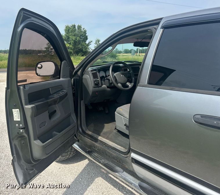 image for item EK8220 2007 Dodge Ram 1500 Quad Cab pickup truck