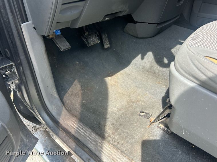 image for item EK8220 2007 Dodge Ram 1500 Quad Cab pickup truck