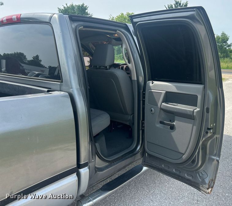 image for item EK8220 2007 Dodge Ram 1500 Quad Cab pickup truck